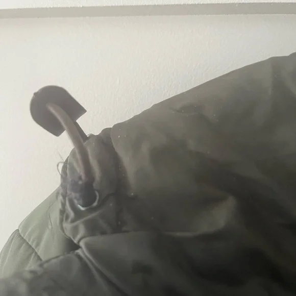 Prada - Picture 3 of 8